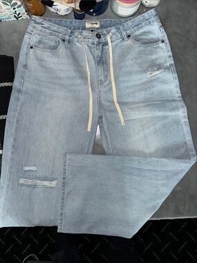 Light Wash Wide-Leg Jeans with Drawstring Waist